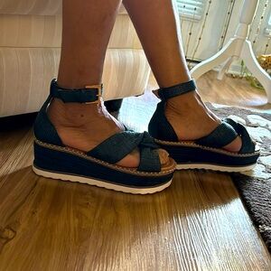 Black platform sandals